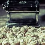 Photo "Guide to learning pastry through repetition, not just reading"