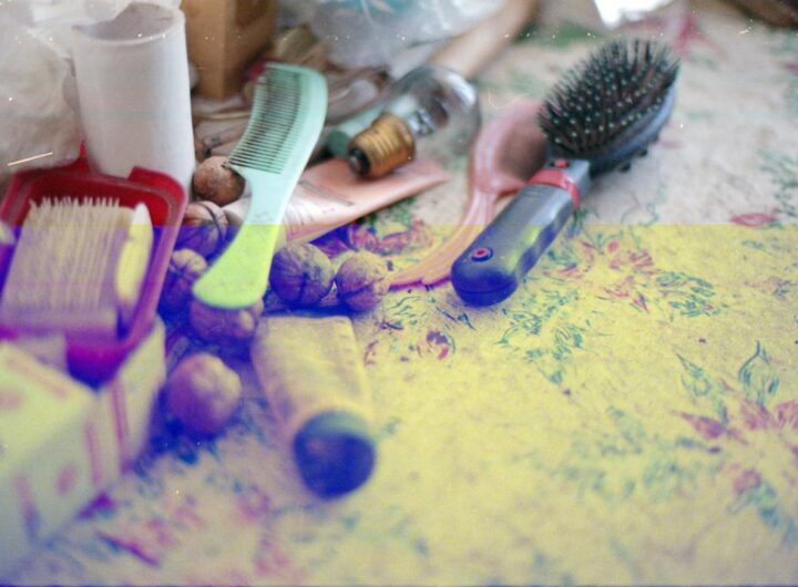 Photo decorating with paint: most used brushes and their effects
