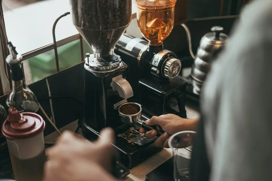 Photo coffee grinder mistakes